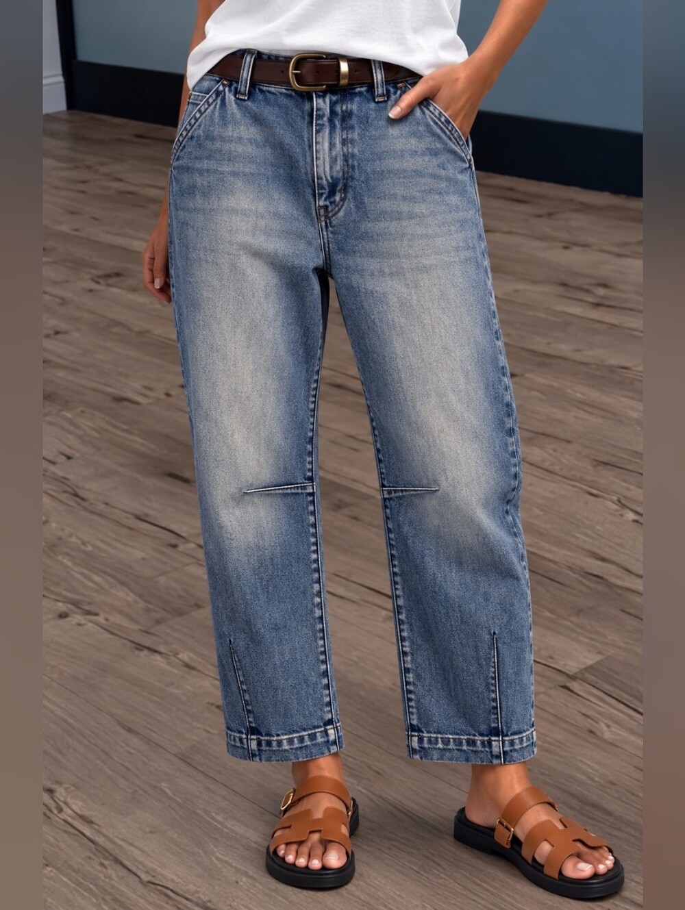 Flamingals Mid Rise Barrel Leg Cropped Jeans NWT Medium
